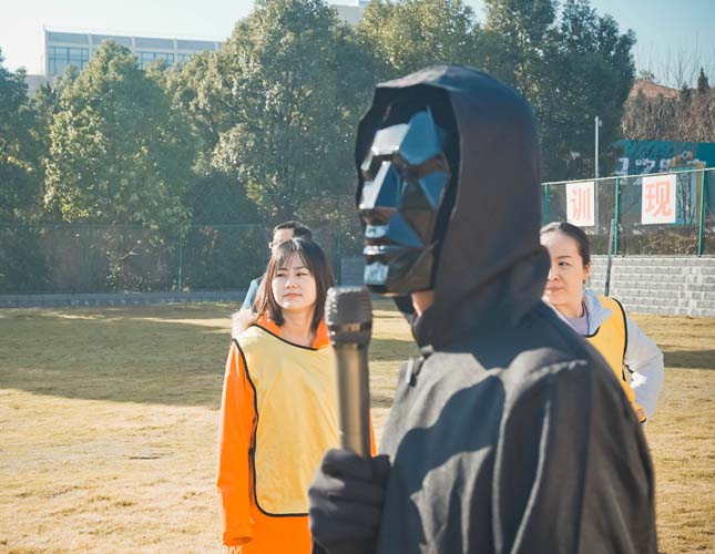火爆全球的鱿鱼游戏？国家电网鱿鱼游戏团建活动
