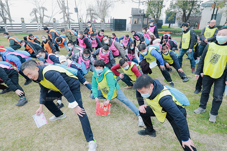 一起压个腿.jpg