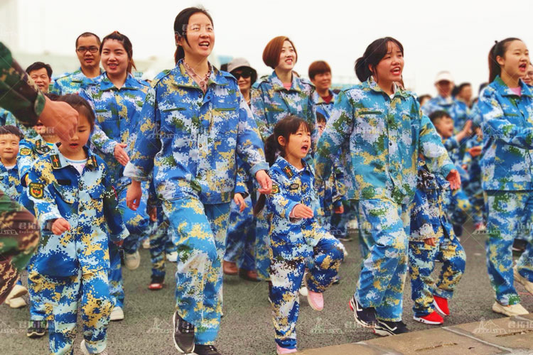 齐步走